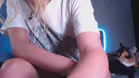 cicimom online show from December 19, 4:30 am