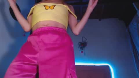 cicimom online show from February 15, 4:20 am