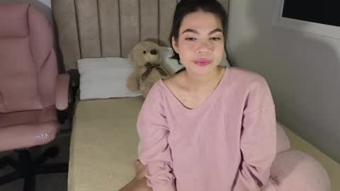 Mia online show from May 14, 5:14 am