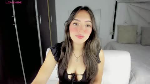 Snapshot of cieloo_ chatting on February 14, 4:09 pm CIELO online show from February 14, 4:09 pm