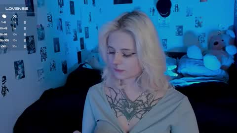 Snapshot of cigaretteduringsex chatting on November 13, 12:15 pm Helen and Teya online show from November 13, 12:15 pm