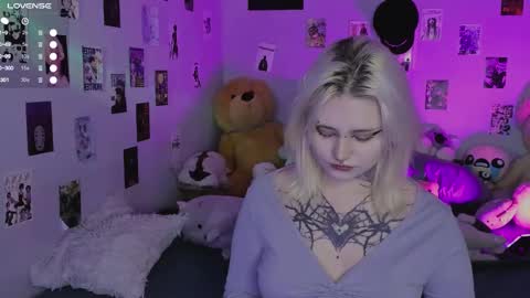 Snapshot of cigaretteduringsex chatting on November 20, 10:48 am Helen and Teya online show from November 20, 10:48 am