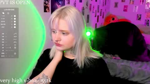 Snapshot of cigaretteduringsex chatting on January 12, 2:44 pm Helen and Teya online show from January 12, 2:44 pm