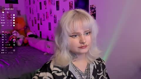 Snapshot of cigaretteduringsex chatting on January 15, 11:37 am Helen and Teya online show from January 15, 11:37 am