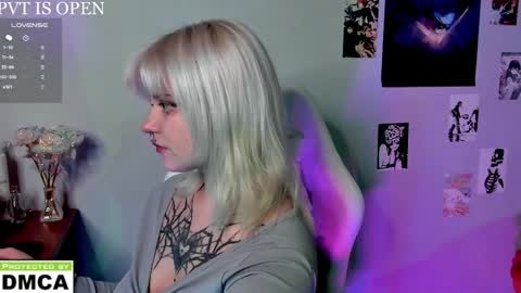 Snapshot of cigaretteduringsex chatting on February 2, 4:44 am Helen and Teya online show from February 2, 4:44 am