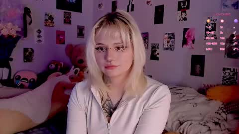 Snapshot of cigaretteduringsex chatting on March 2, 3:09 am Helen and Teya online show from March 2, 3:09 am