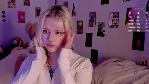 Snapshot of cigaretteduringsex chatting on March 2, 5:08 am Helen and Teya online show from March 2, 5:08 am