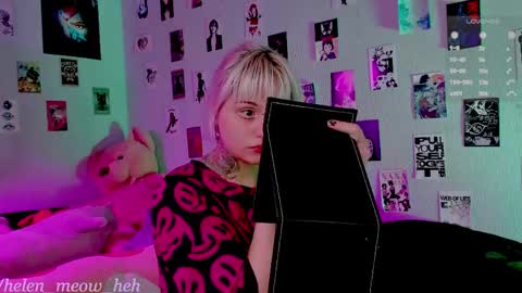 Snapshot of cigaretteduringsex chatting on March 30, 9:32 am Helen and Teya online show from March 30, 9:32 am