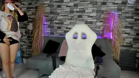 Ciindy Lovers online show from October 4, 4:05 pm