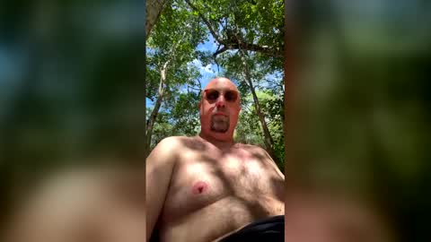 Snapshot of cinapw chatting on April 3, 4:27 pm cinapw online show from April 3, 4:27 pm