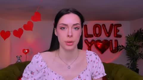 Snapshot of cinderella_without_slippers chatting on February 14, 9:17 am Phoebe online show from February 14, 9:17 am