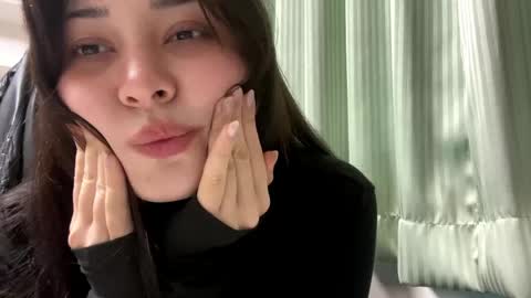 Lin online show from May 15, 11:12 pm