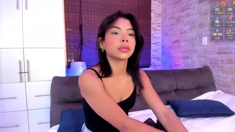 Snapshot of cinnamon_kyla chatting on January 19, 4:46 pm cinnamon_kyla online show from January 19, 4:46 pm