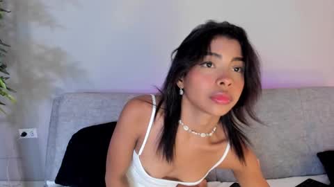 Snapshot of cinnamon_kyla chatting on February 27, 9:58 pm cinnamon_kyla online show from February 27, 9:58 pm