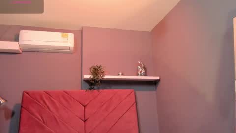 Snapshot of cinnia_ chatting on April 1, 11:44 am Cintia online show from April 1, 11:44 am