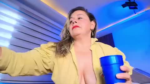 Cinthya online show from June 19, 7:28 pm