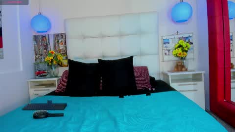 Snapshot of cinthya_walker1 chatting on April 7, 2:50 pm cinthya_walker1 online show from April 7, 2:50 pm