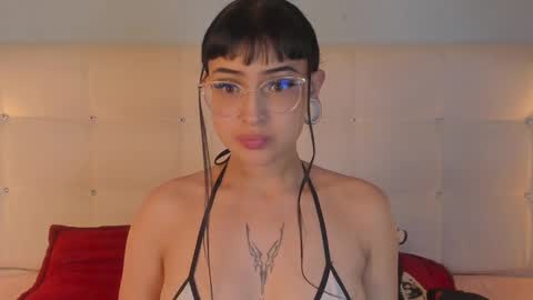 Snapshot of cintya_kors chatting on February 26, 9:37 pm Cintya online show from February 26, 9:37 pm