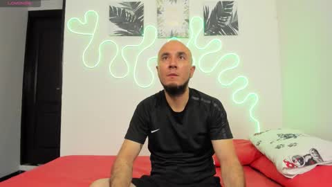 Snapshot of cintya_n_roger chatting on March 12, 12:00 pm Cintya Roger online show from March 12, 12:00 pm