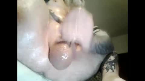 Snapshot of circ96 chatting on March 10, 8:36 pm oilywanker online show from March 10, 8:36 pm