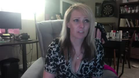 Snapshot of cj_wunderlust chatting on September 25, 7:23 am cj_wunderlust online show from September 25, 7:23 am