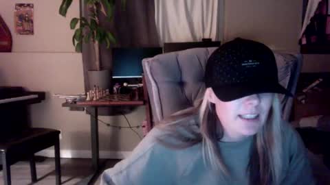 Snapshot of cj_wunderlust chatting on September 28, 9:47 am cj_wunderlust online show from September 28, 9:47 am