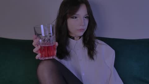 Claire Bennett online show from May 1, 1:21 am