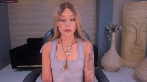 Snapshot of clairedawsonx chatting on April 5, 10:51 pm Claire Dawson online show from April 5, 10:51 pm