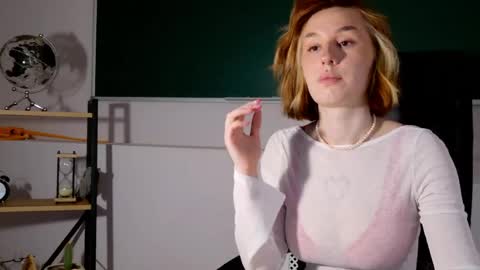 Claire online show from May 5, 2:47 pm