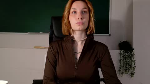Claire online show from May 10, 3:06 pm