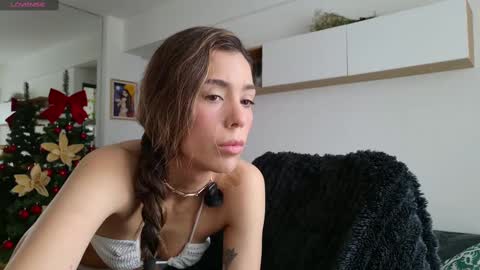 clairevarhol online show from November 16, 12:44 pm