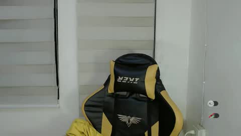 CLAIRE online show from March 8, 6:32 am