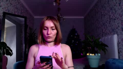 Clara online show from December 17, 7:15 pm