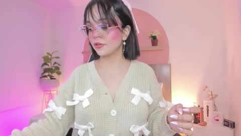 Snapshot of clara_lu chatting on March 27, 3:12 am C L A R A online show from March 27, 3:12 am