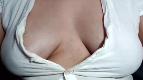 Snapshot of claraaa___ chatting on January 2, 10:16 am CLARA AT YOUR SERVICE online show from January 2, 10:16 am