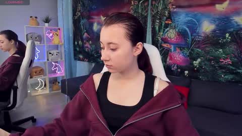 clarabenson online show from September 23, 6:11 pm