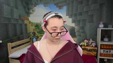 clarabenson online show from January 8, 6:54 pm