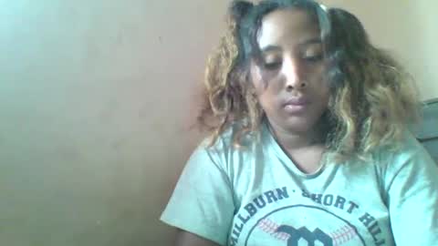 Snapshot of clarah0123 chatting on February 17, 7:37 am Clarah0123 online show from February 17, 7:37 am