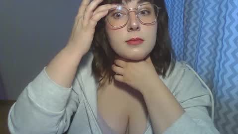 Snapshot of claralovely chatting on June 14, 4:31 pm Clara online show from June 14, 4:31 pm