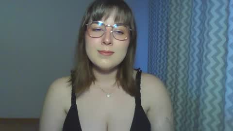 Snapshot of claralovely chatting on June 22, 6:38 pm Clara online show from June 22, 6:38 pm