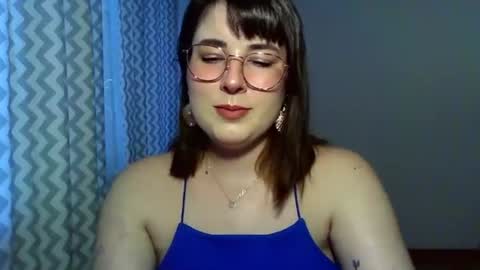 Snapshot of claralovely chatting on June 30, 6:20 pm Clara online show from June 30, 6:20 pm