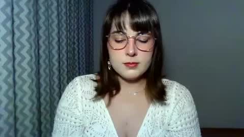 Snapshot of claralovely chatting on July 6, 6:54 pm Clara online show from July 6, 6:54 pm