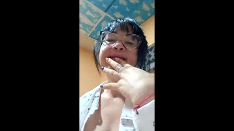 Snapshot of clarastone486141 chatting on May 15, 5:47 am clarastone486141 online show from May 15, 5:47 am