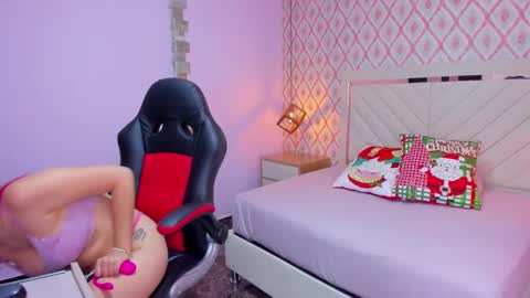 C L A R I S E  online show from December 6, 7:56 pm