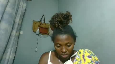 clarisse98 online show from December 3, 6:50 pm