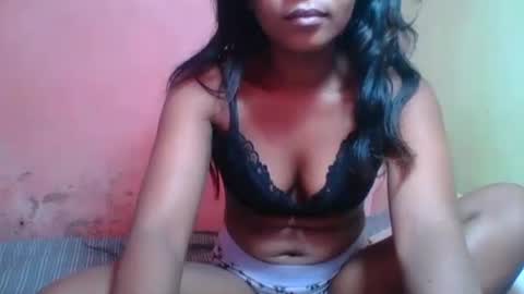 clarissezz online show from May 12, 6:43 am