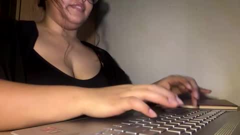 Snapshot of clariun chatting on November 4, 4:50 pm clariun online show from November 4, 4:50 pm