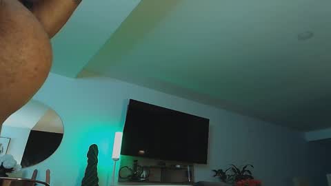 clark_strong online show from March 21, 12:48 am