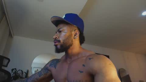 Snapshot of clark_strong chatting on May 15, 11:34 pm clark_strong online show from May 15, 11:34 pm
