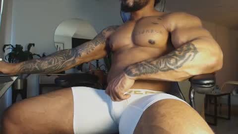 Snapshot of clark_strong chatting on June 14, 1:02 pm clark_strong online show from June 14, 1:02 pm